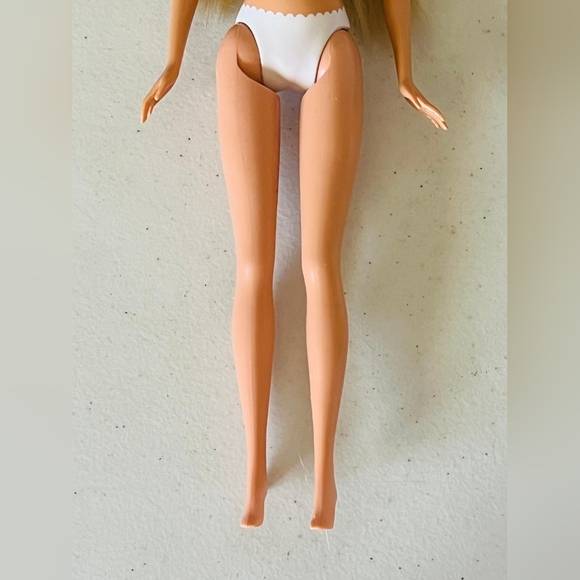 90s Vintage Barbie doll - Picture 10 of 12